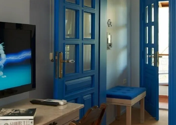 Hotel Calidus Sazlı